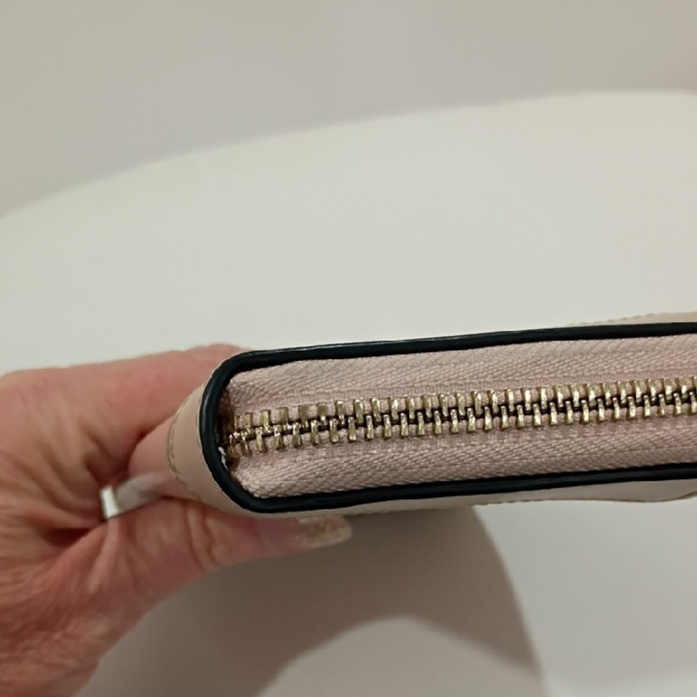 Kate Spade Pale Pink and Cream Saffiano Style Leather Zip-Around Wallet EUC - Picture 2 of 8